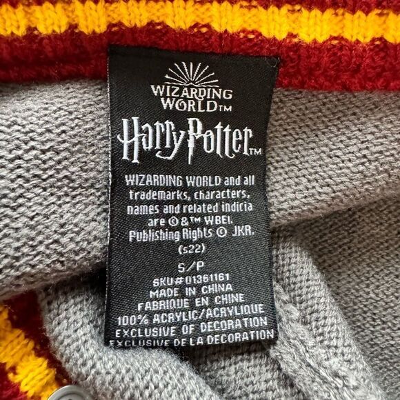 ❌SOLD❌ Harry Potter Wizarding World Button-Up Cardigan Sweater - Picture 4 of 7